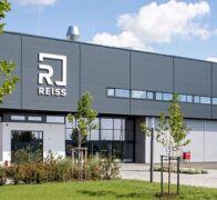 REISS Büromöbel setzt auf VlexPlus ERP und Losgröße 1