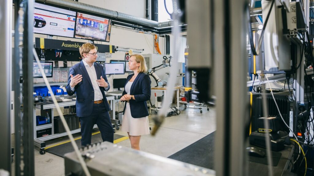 Industrie-4.0-Referenzfabrik: zentrale Fertigungsumgebung auf dem RWTH Aachen Campus (Quelle: FIR)