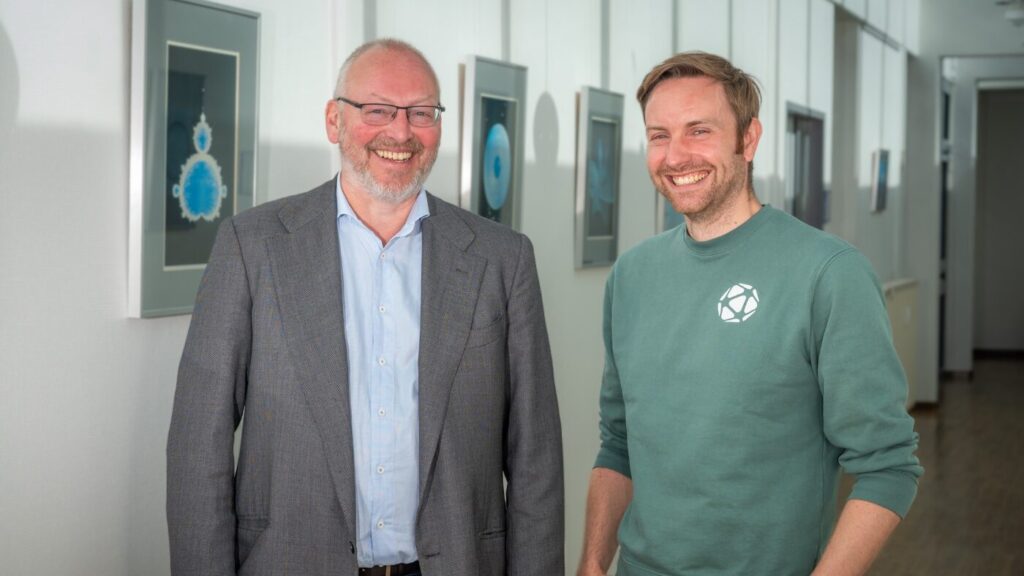 Frank Patz-Brockmann (CONTACT Software) und Daniel Siegel (Synera)