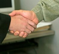 Infor gibt erweiterte strategische Partnerschaft mit AWS bekannt