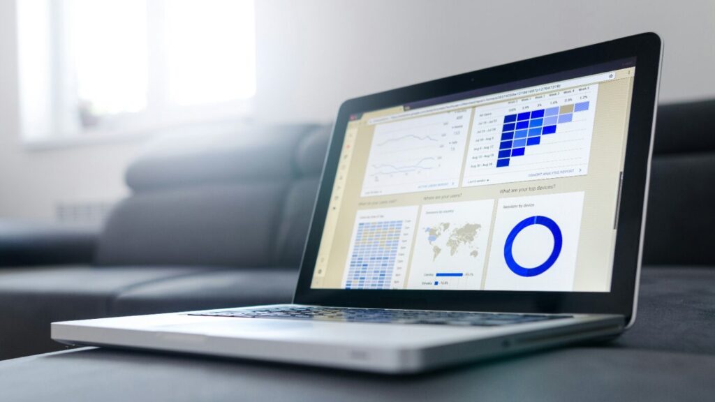 Die SAP LeanIX Optimization Survey 2025 untersucht Kostendruck und Einsparpotenziale in der IT @ Unsplash