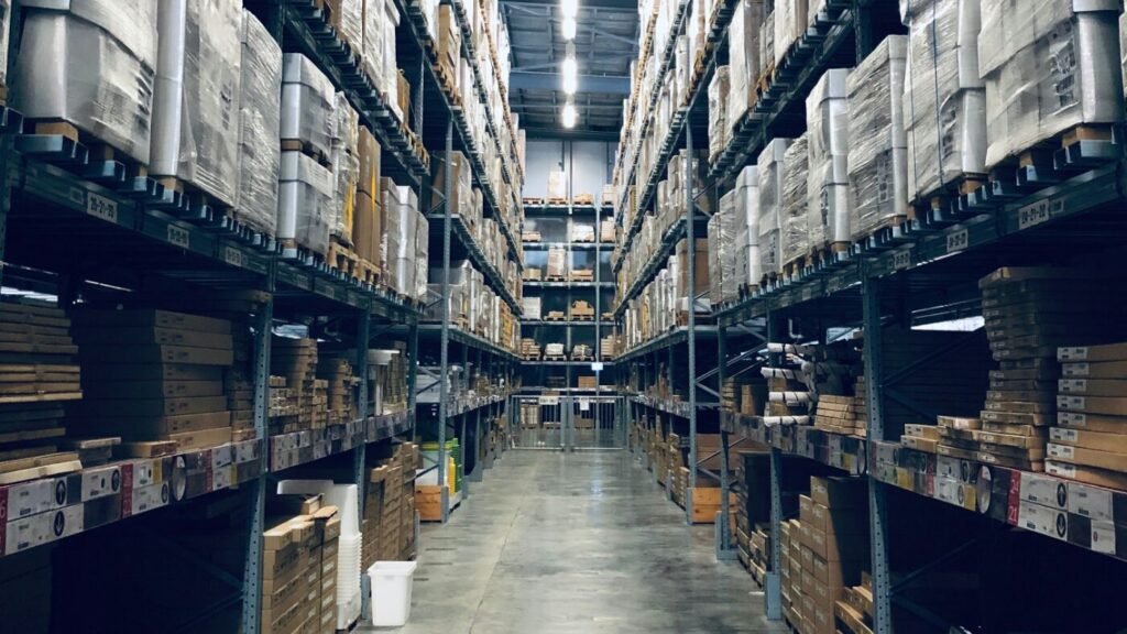 Kalkulator zeigt Effizienzpotenziale im Warehouse Management © Unsplash